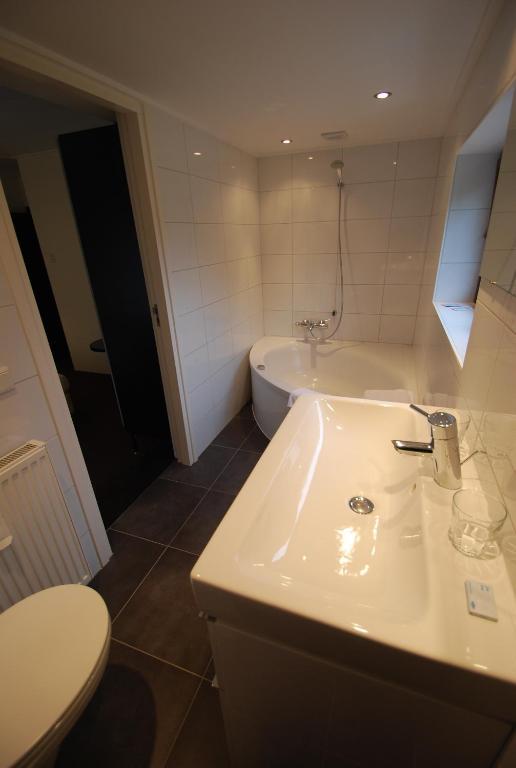 Hotel Boutique De Rozenhof 3*
